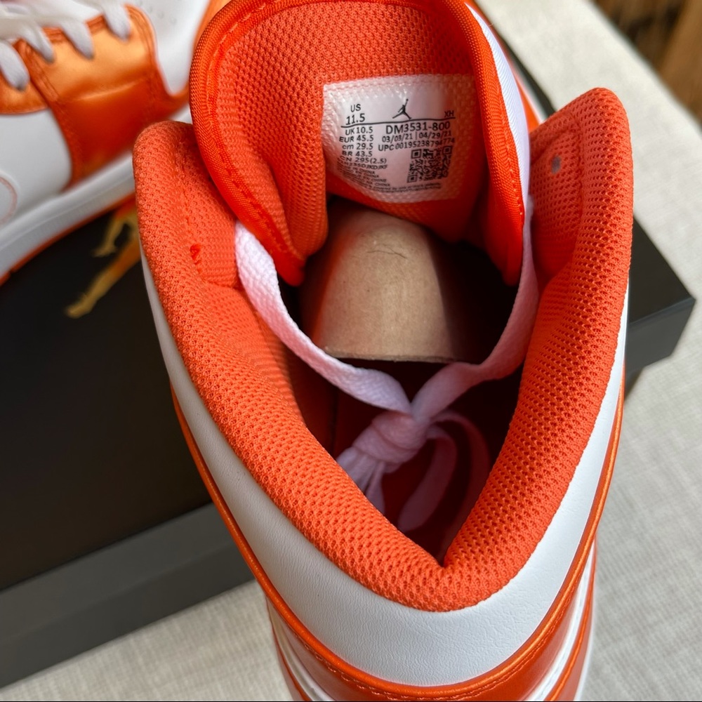 AIR JORDAN 1 MID SE ELECTRO ORANGE 11.5 BRAND NEW IN BOX - Picture 12 of 14